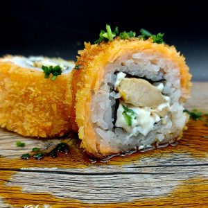 Tori Sake Furay ( Pollo queso cebollín envuelto en salmón)